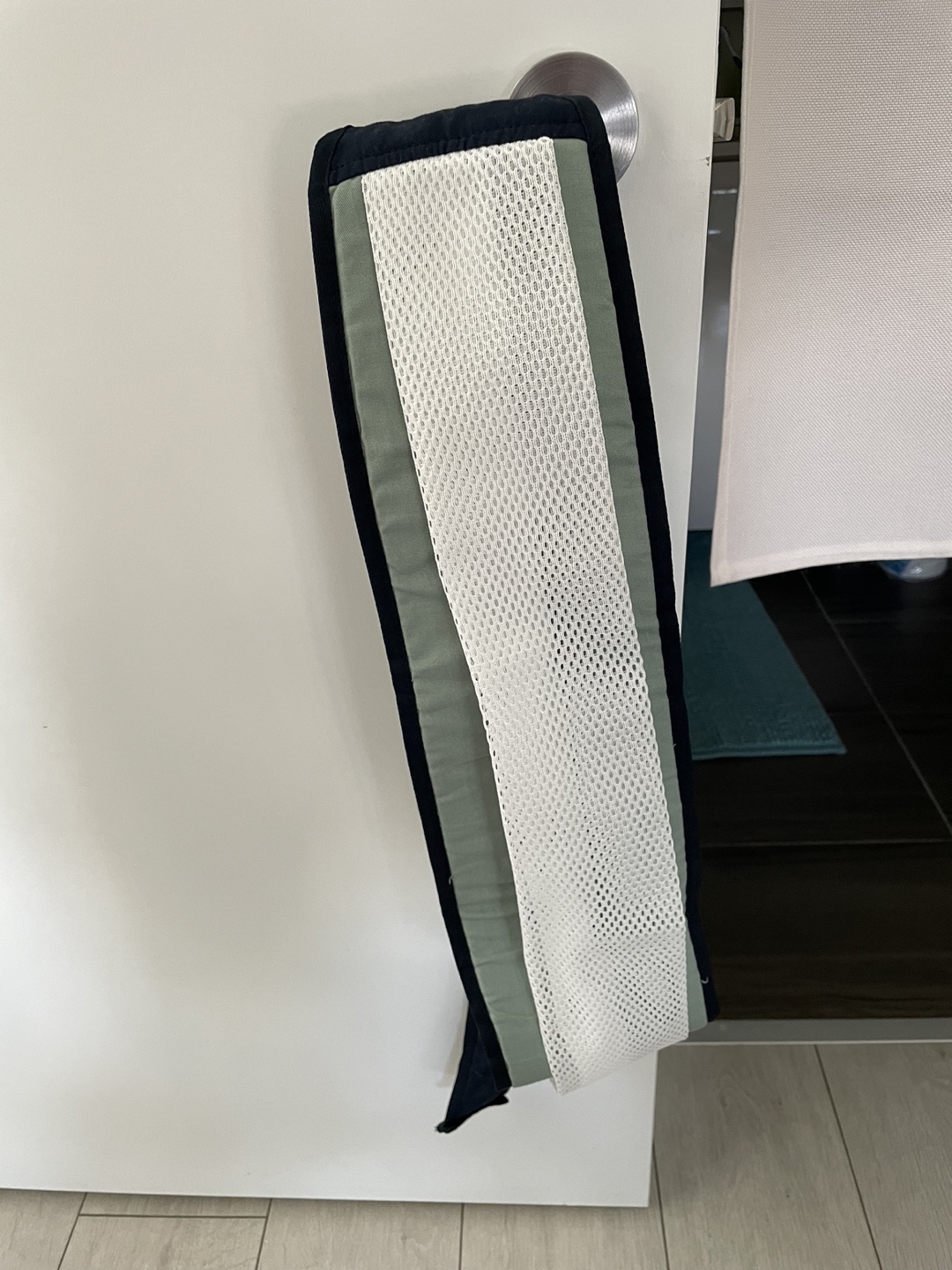 Lightweight baby carrier