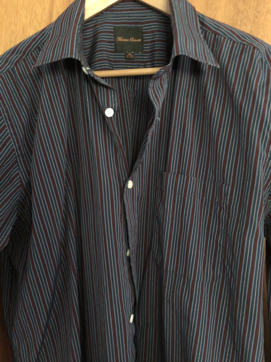 Men’s long sleeve shirt image indicator(2)