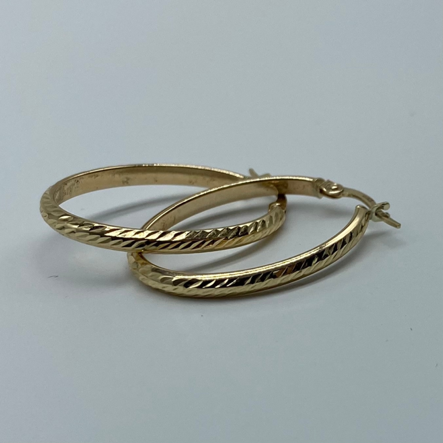 10K gold oval hoop earrings thumbnail