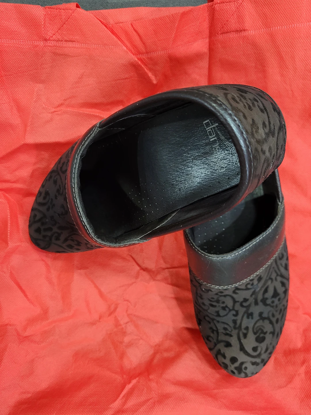 Dansko Clogs 38 (7.5/8.0) image indicator(2)