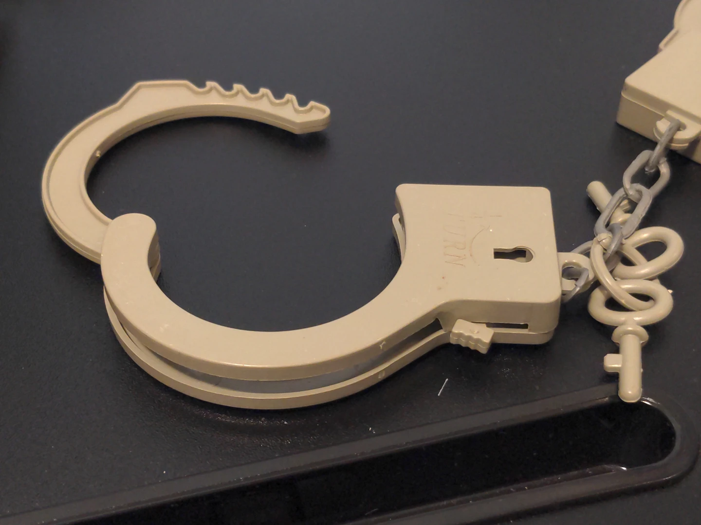 Set of kid's play handcuffs and whistles #freecycle image indicator(3)