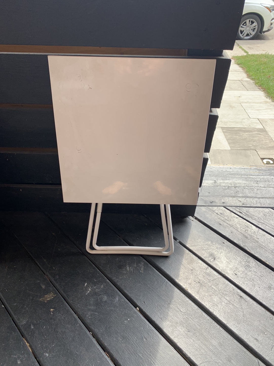 Small white outdoor table - photo 3
