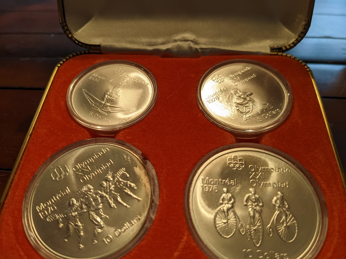 four series of 1976 Montreal Olympics one does not have a case. - photo 4