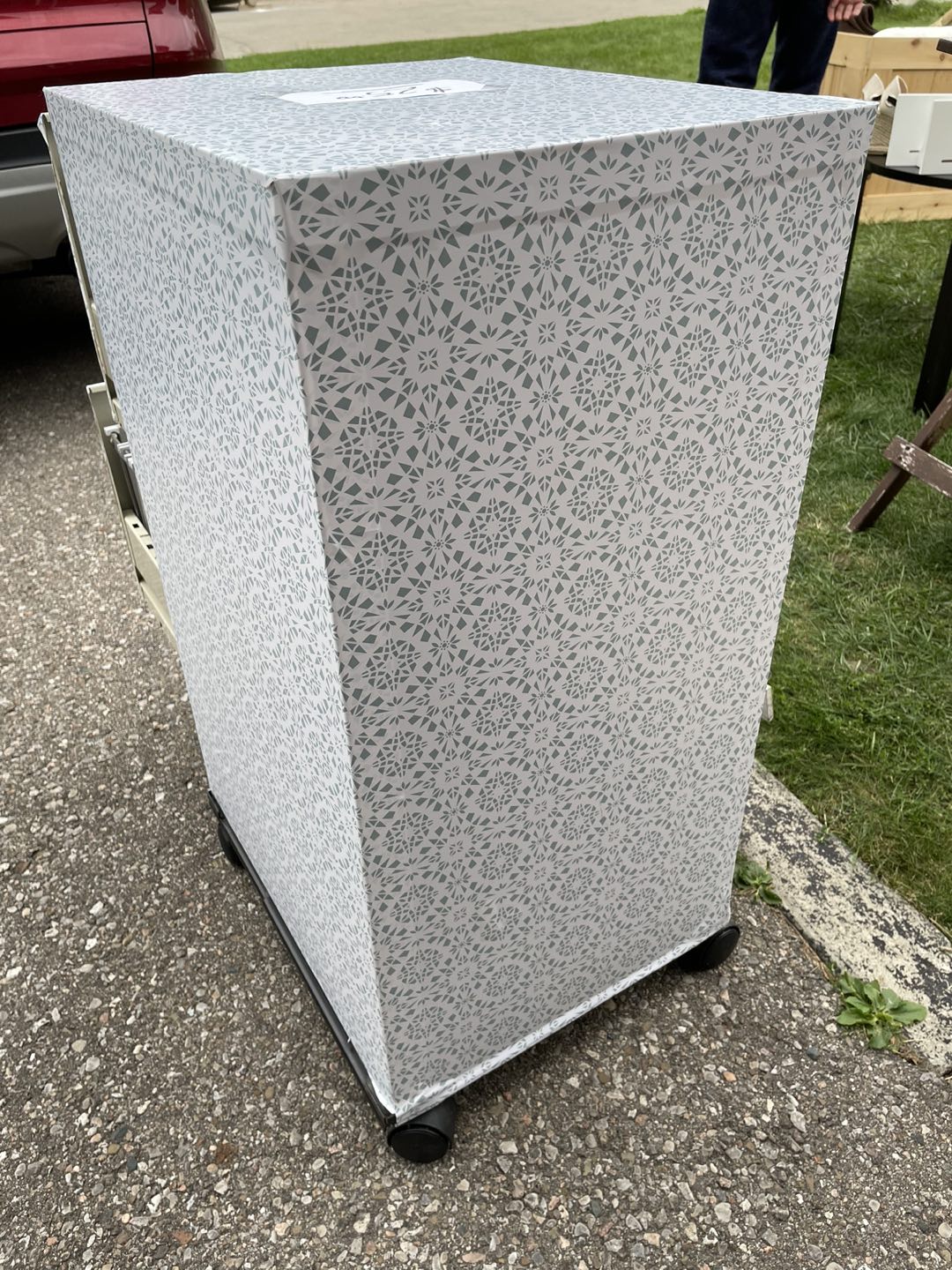 2 Drawer Filing Cabinet - photo 2