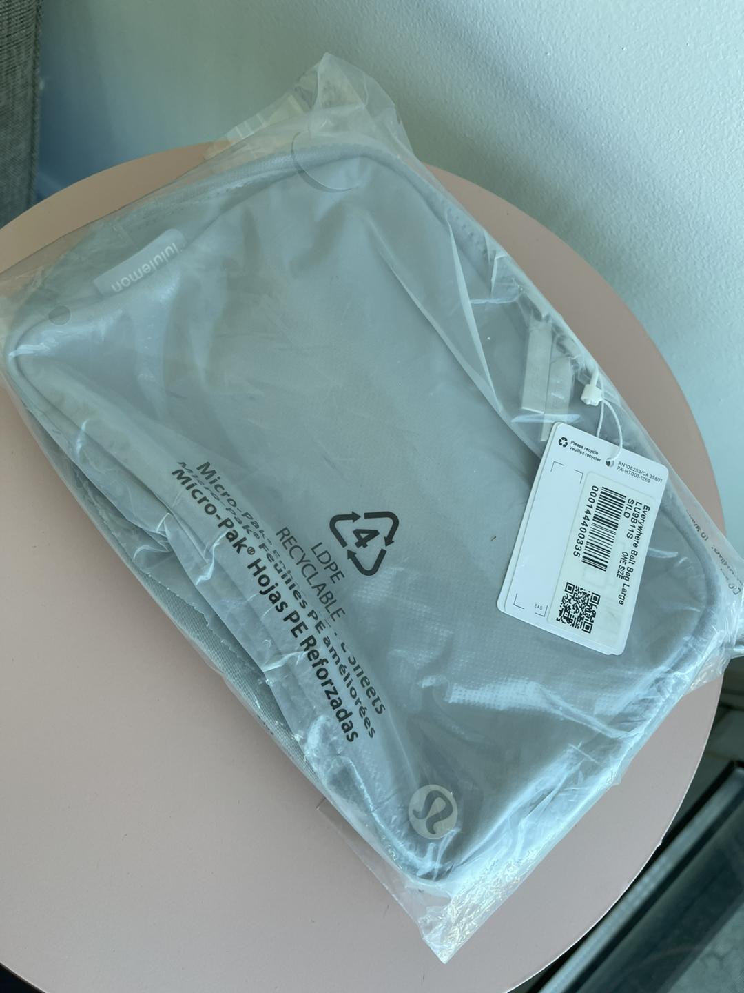 Large Lululemon Everywhere Belt Bag - photo 2