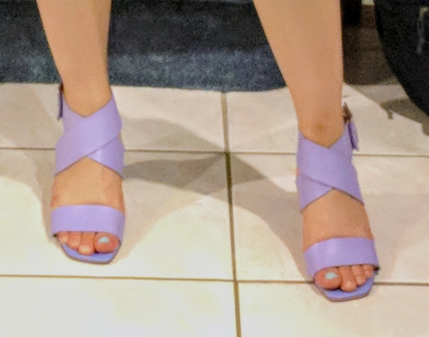 L'intervalle - Lilac/Purple cross-over blocky heel sandals image indicator(5)