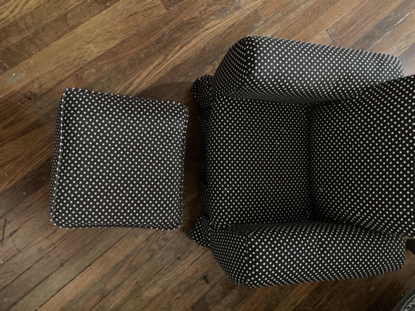Baby rocker/chair with attomin