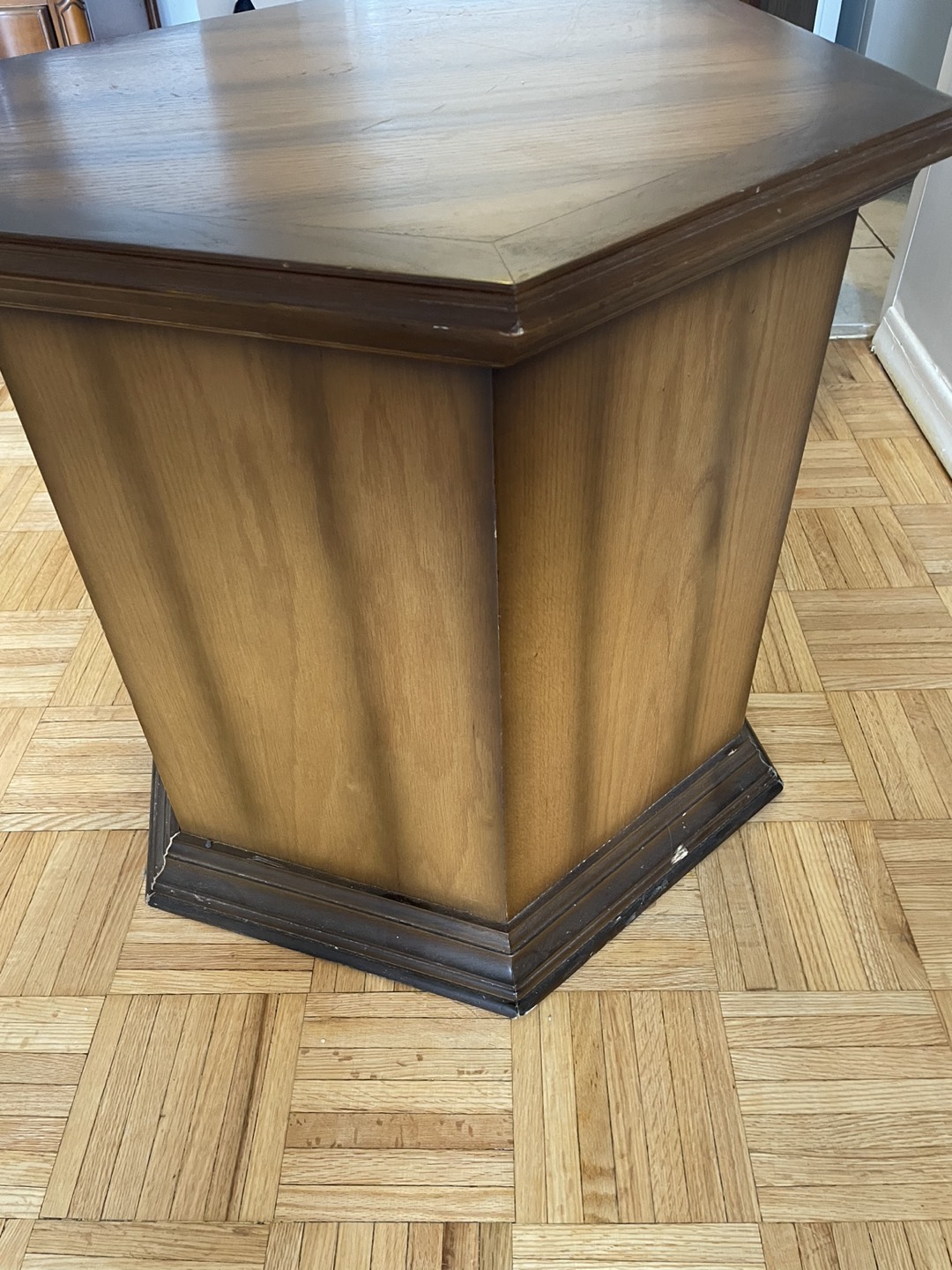 MCM vintage hexagonal table with remarkable hardware - photo 3