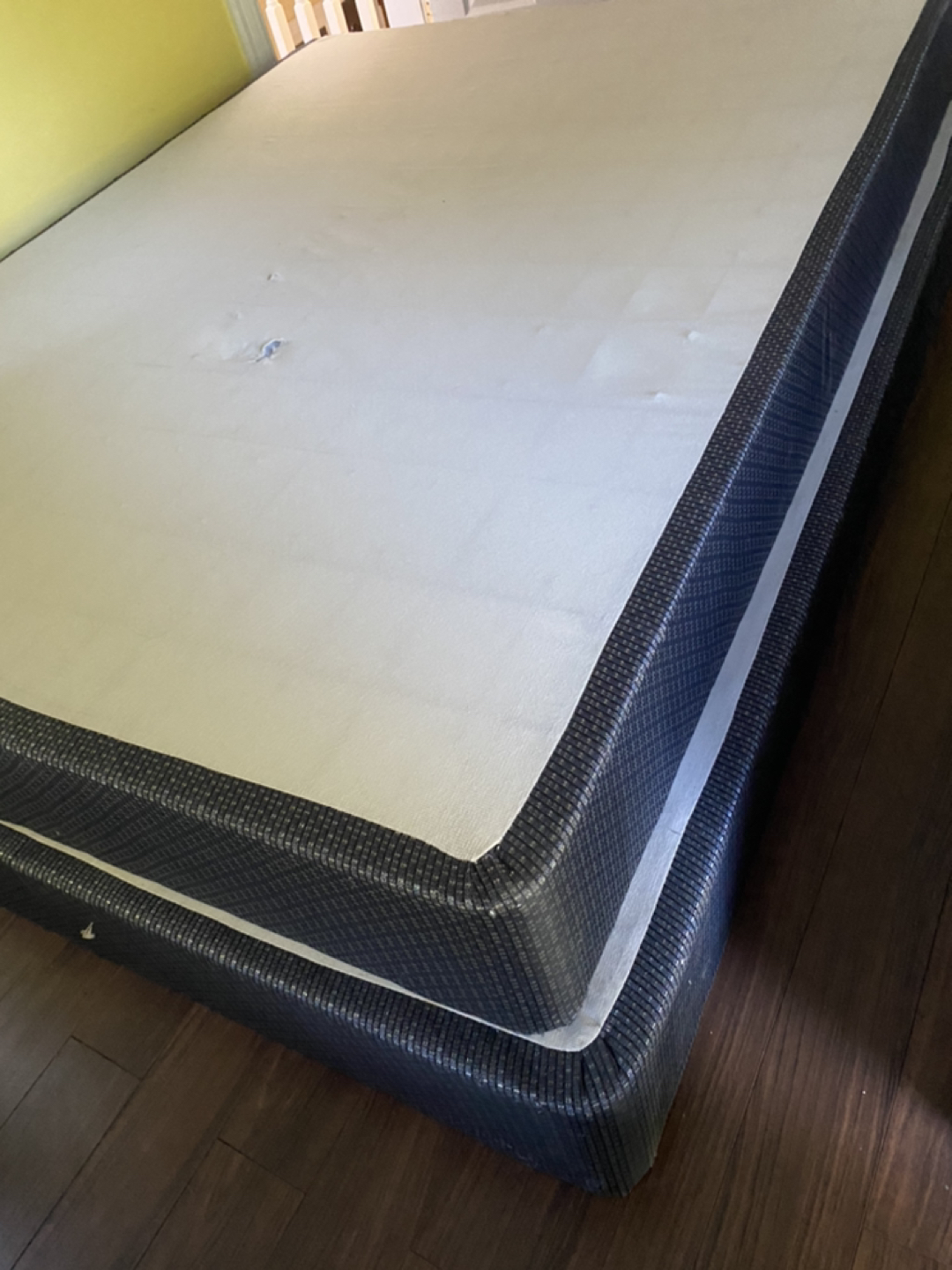 Box spring - Queen size (2)
