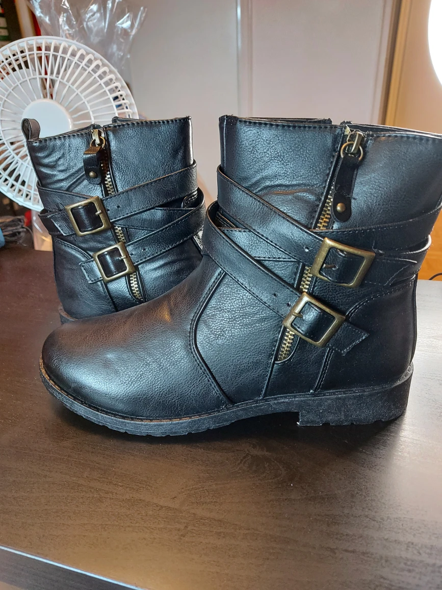 Women's boots
