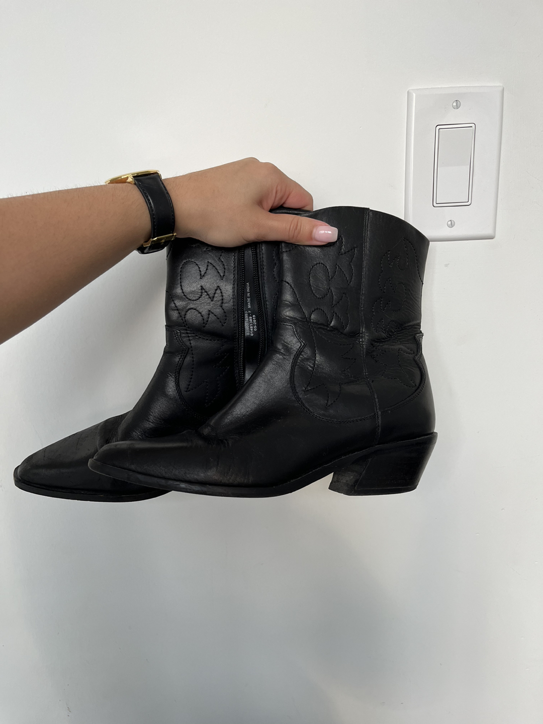 Fall black leather cowboy boot thumbnail
