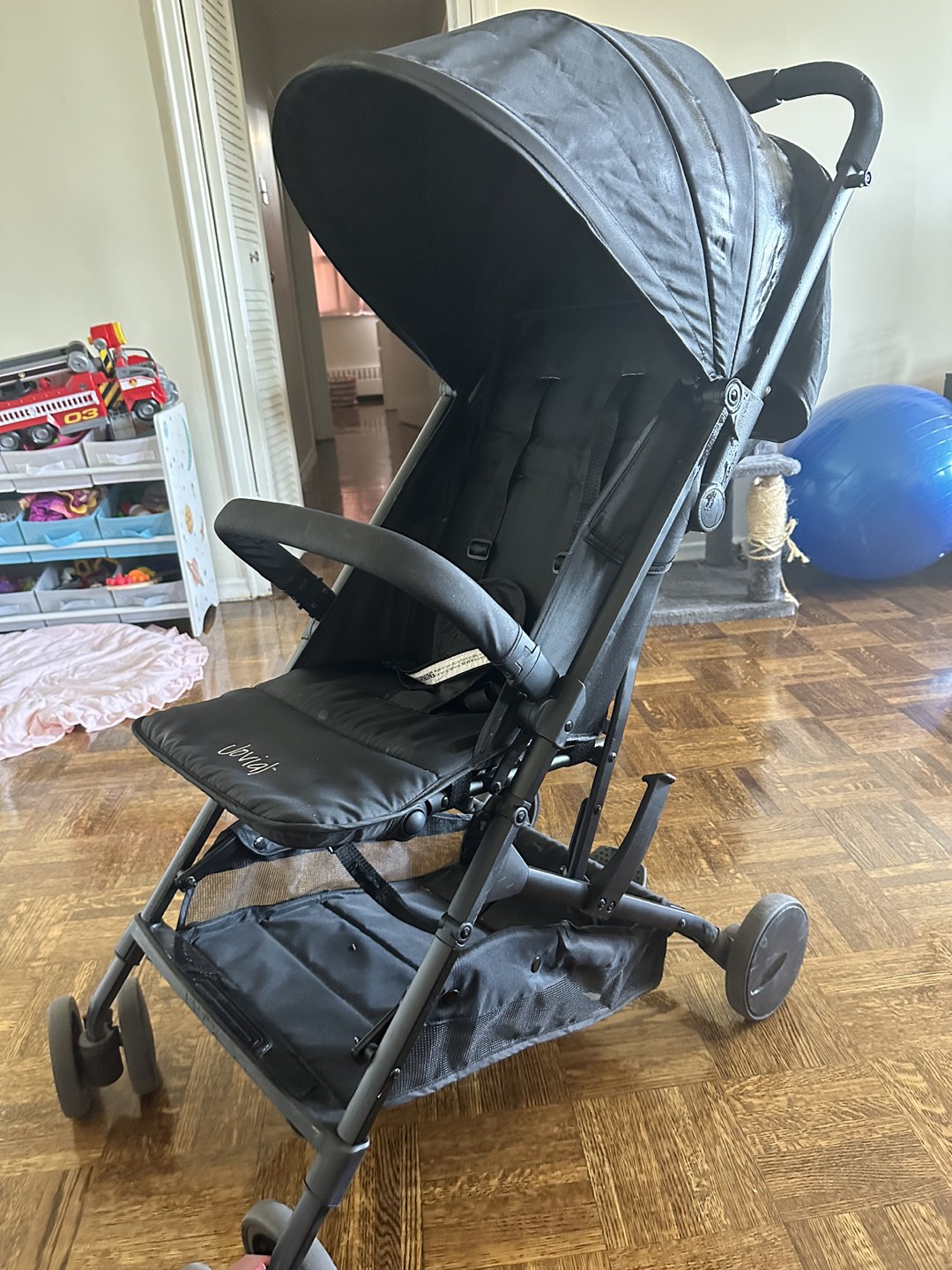 Umbrella stroller for travel (airplane)