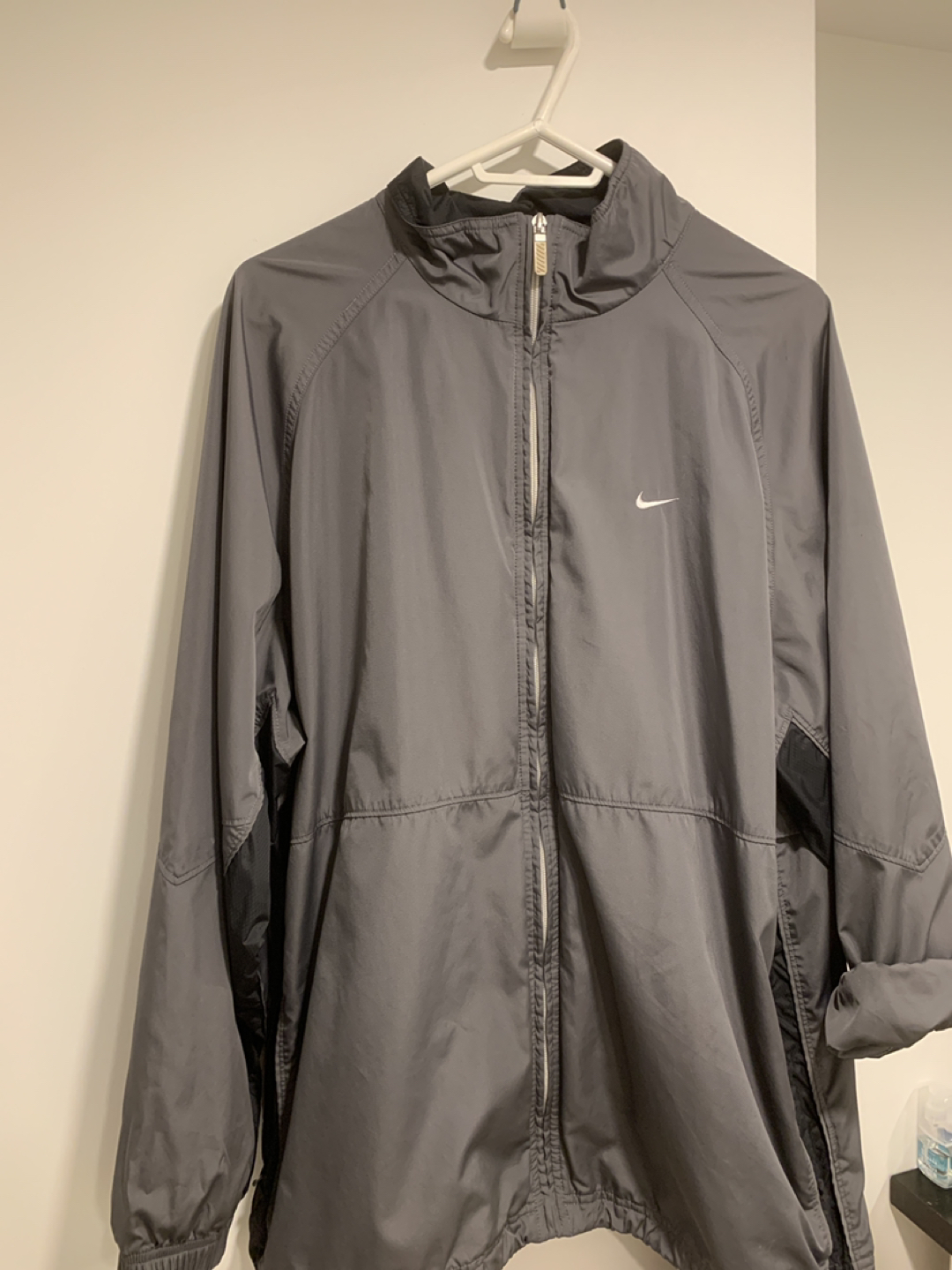 Nike windbreaker thumbnail