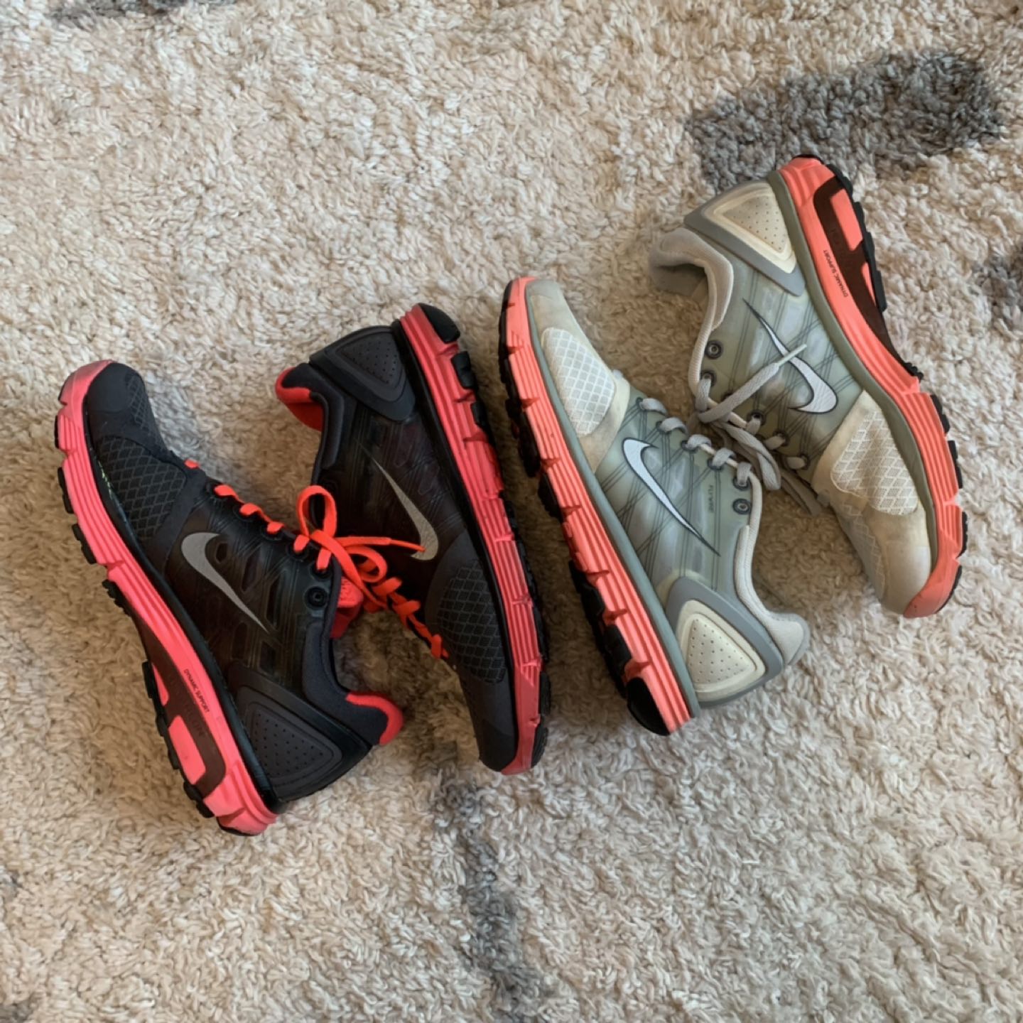 Sz7 Nike Luna Glide Sneakers bundle deal