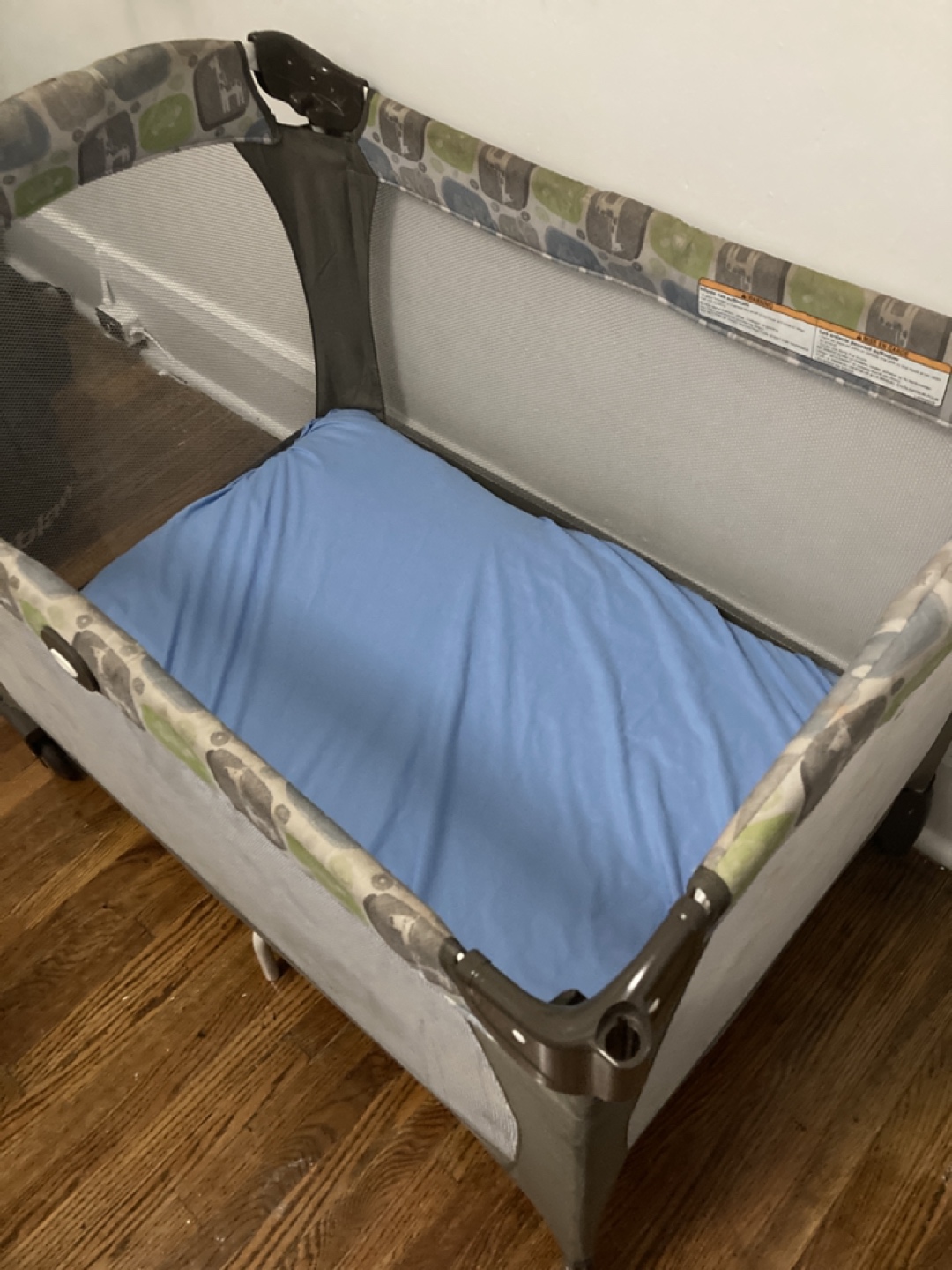 Play pen with mattress thumbnail