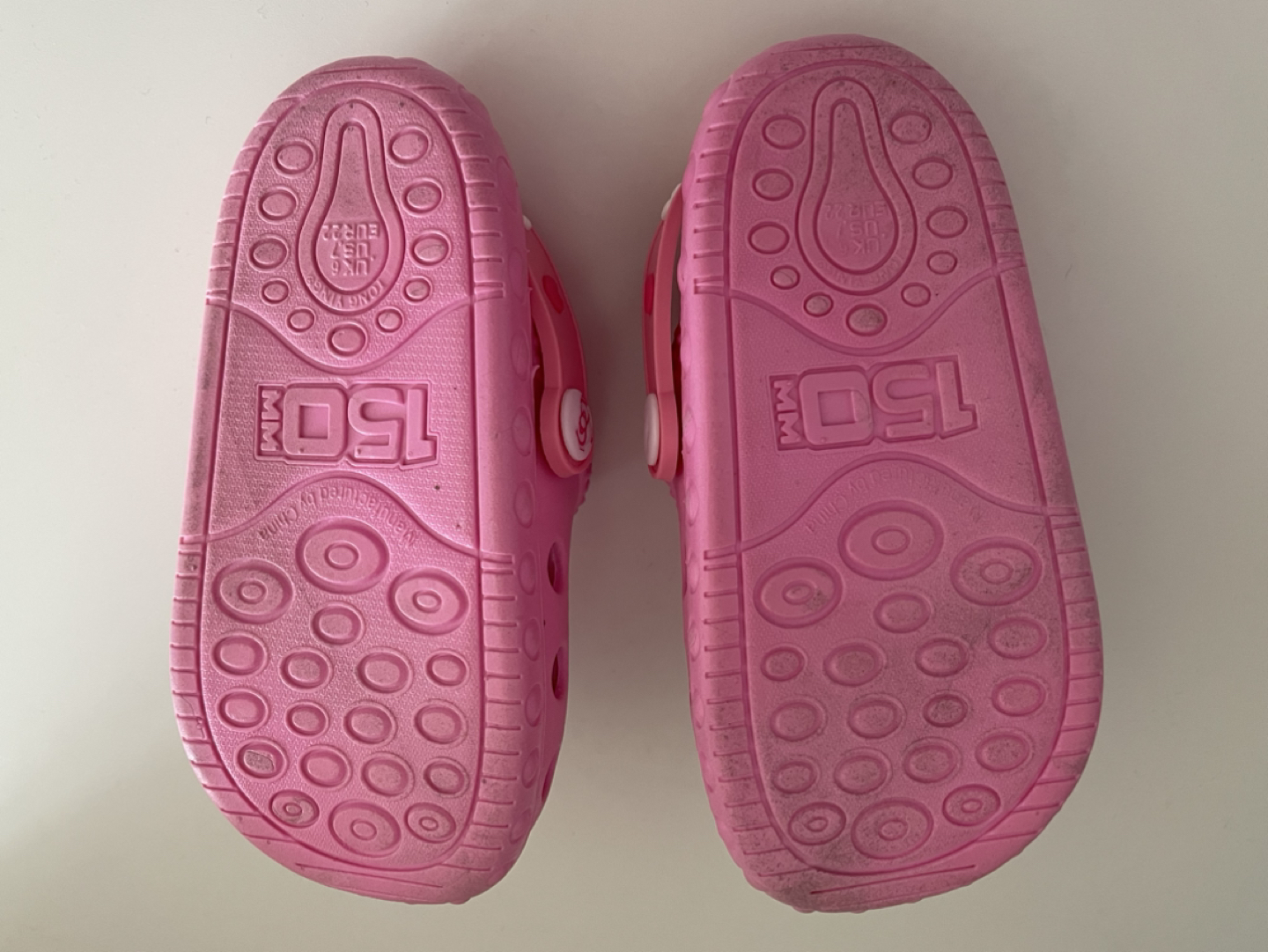 Pink Crocs & Hello Kitty Sandles image indicator(6)