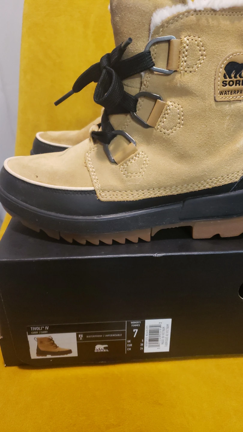 Sorel winter boots thumbnail
