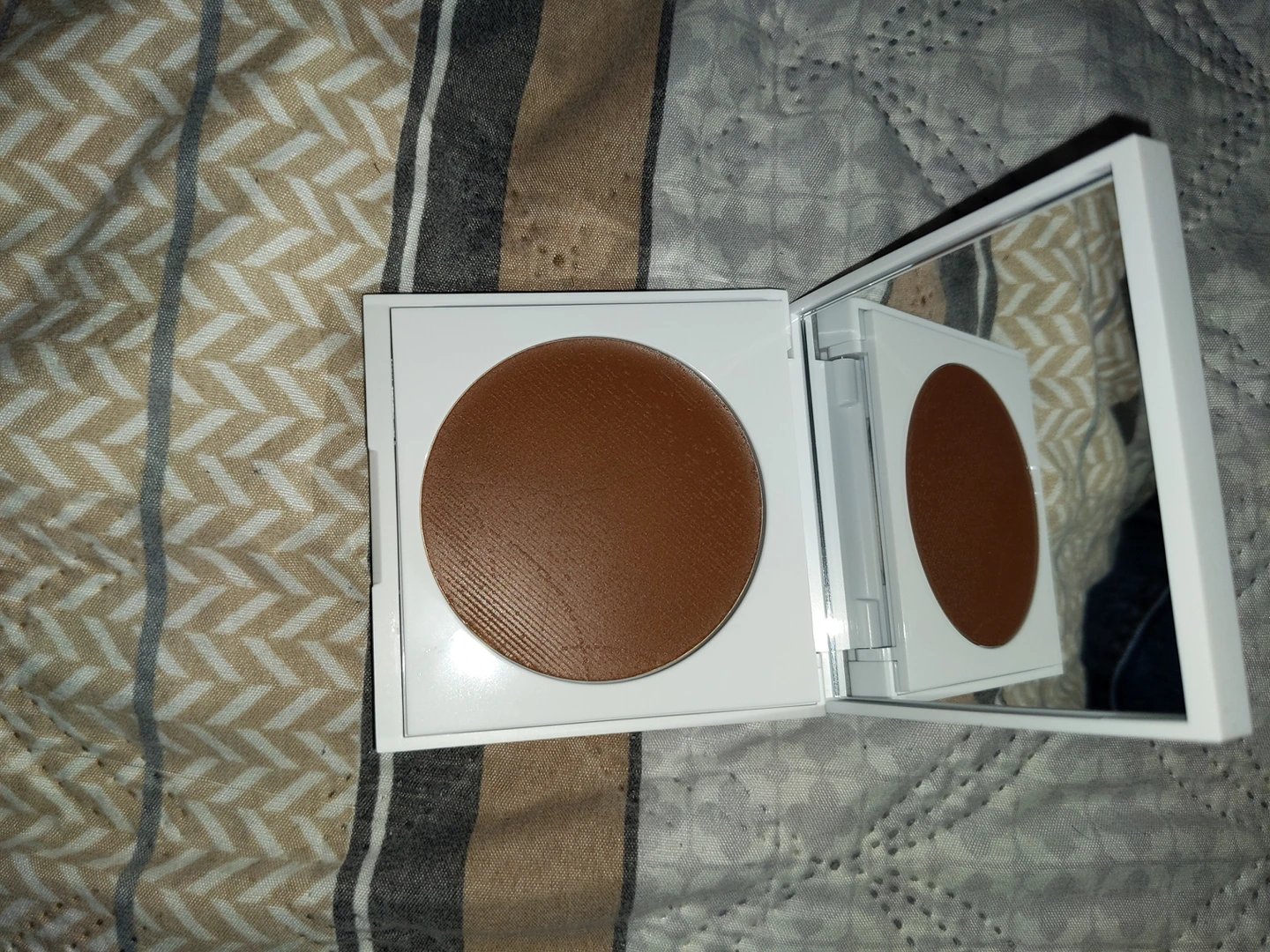 honest Beauty everything cream foundation image indicator(4)