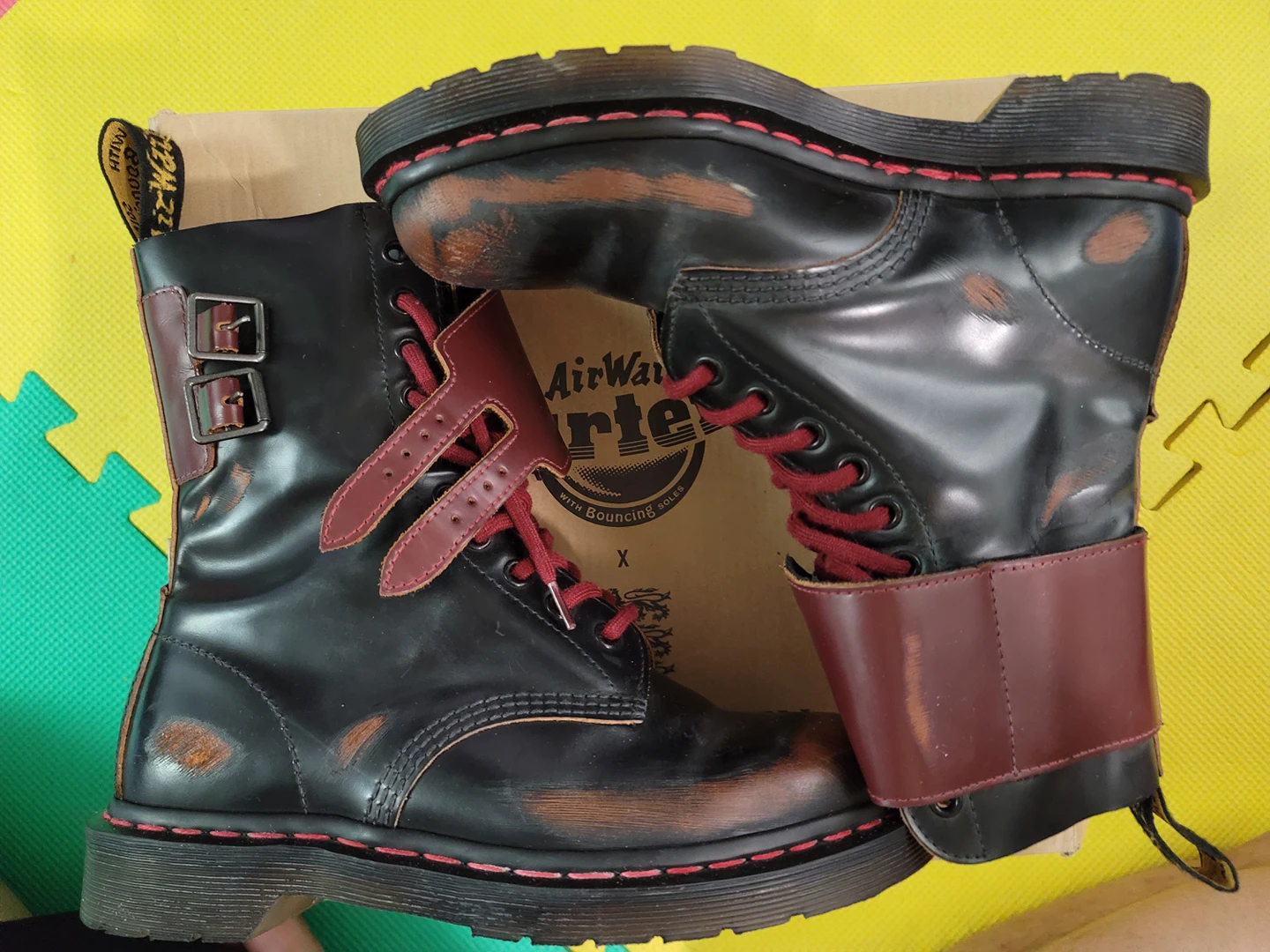 dr. martens image indicator(2)