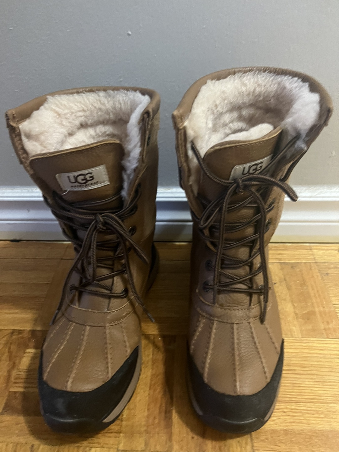 Winter boots thumbnail