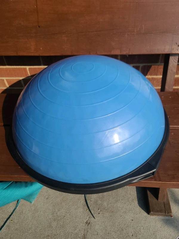 genuine BOSU sport balance trainer