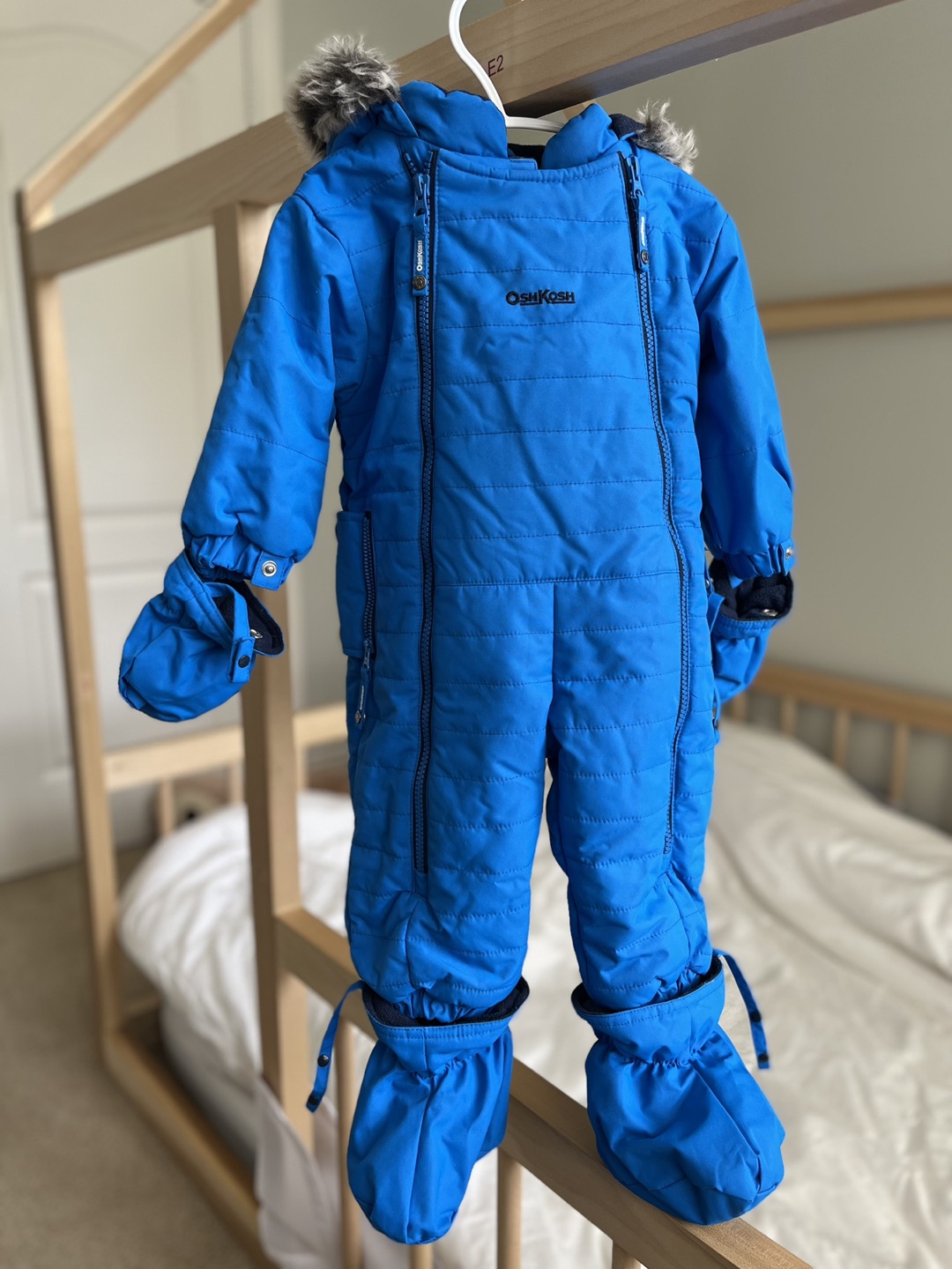 OSHKOSH BABY SNOWSUIT (12 months)