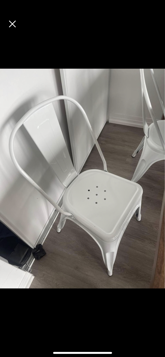 Structube dining table and 4 chairs - photo 4