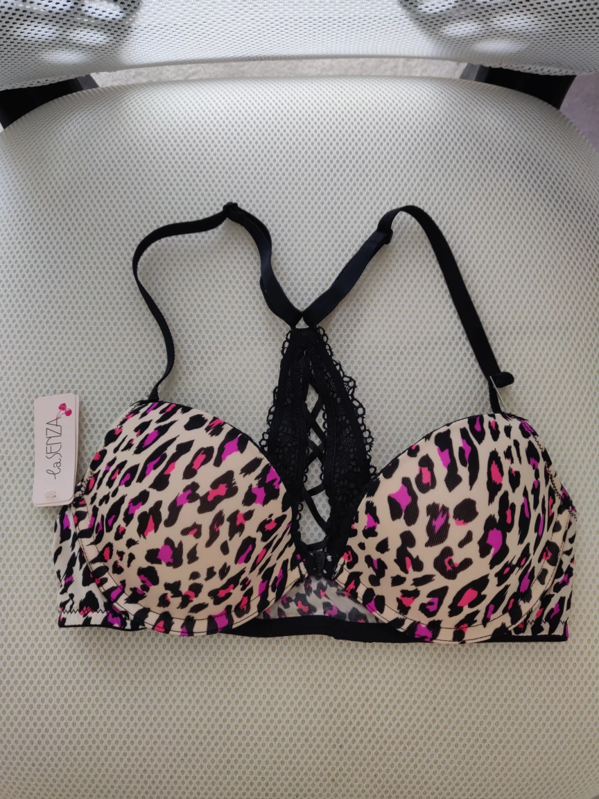 BNWT Lasenza bra