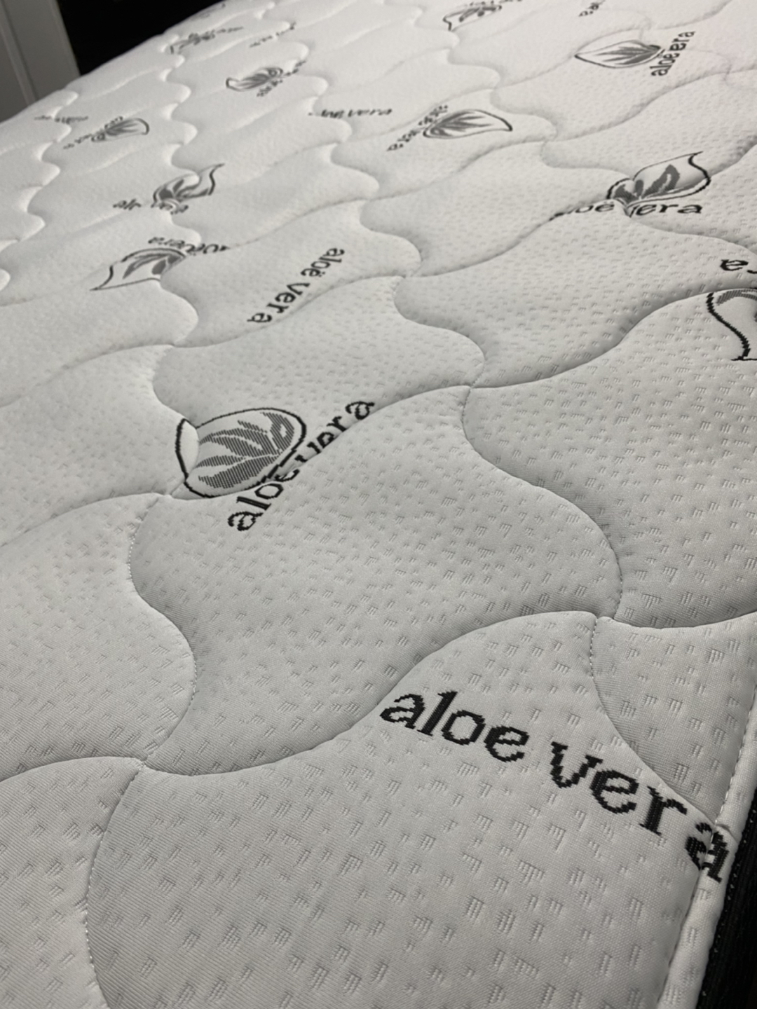 Queen bed mattress- lightly used for 7 months. - photo 3