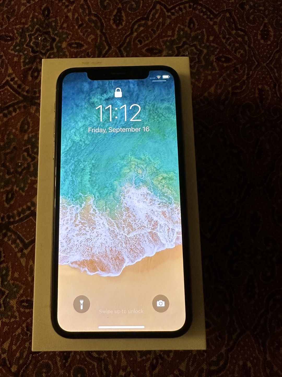 iPhone X - photo 2