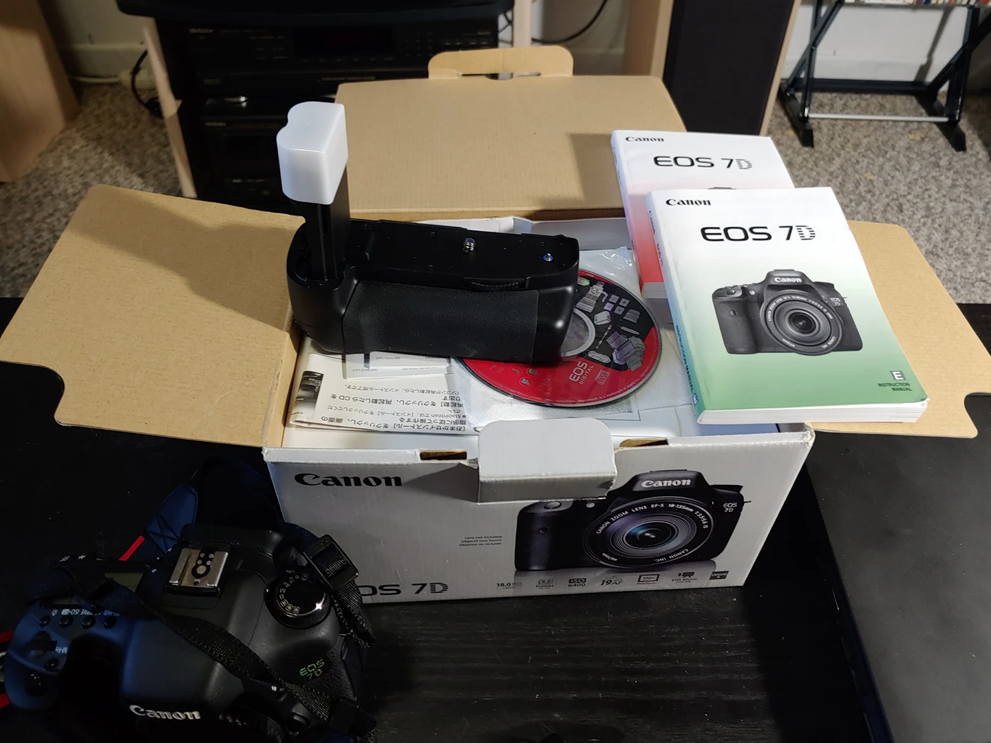 canon 7d with original box and accessories - photo 5