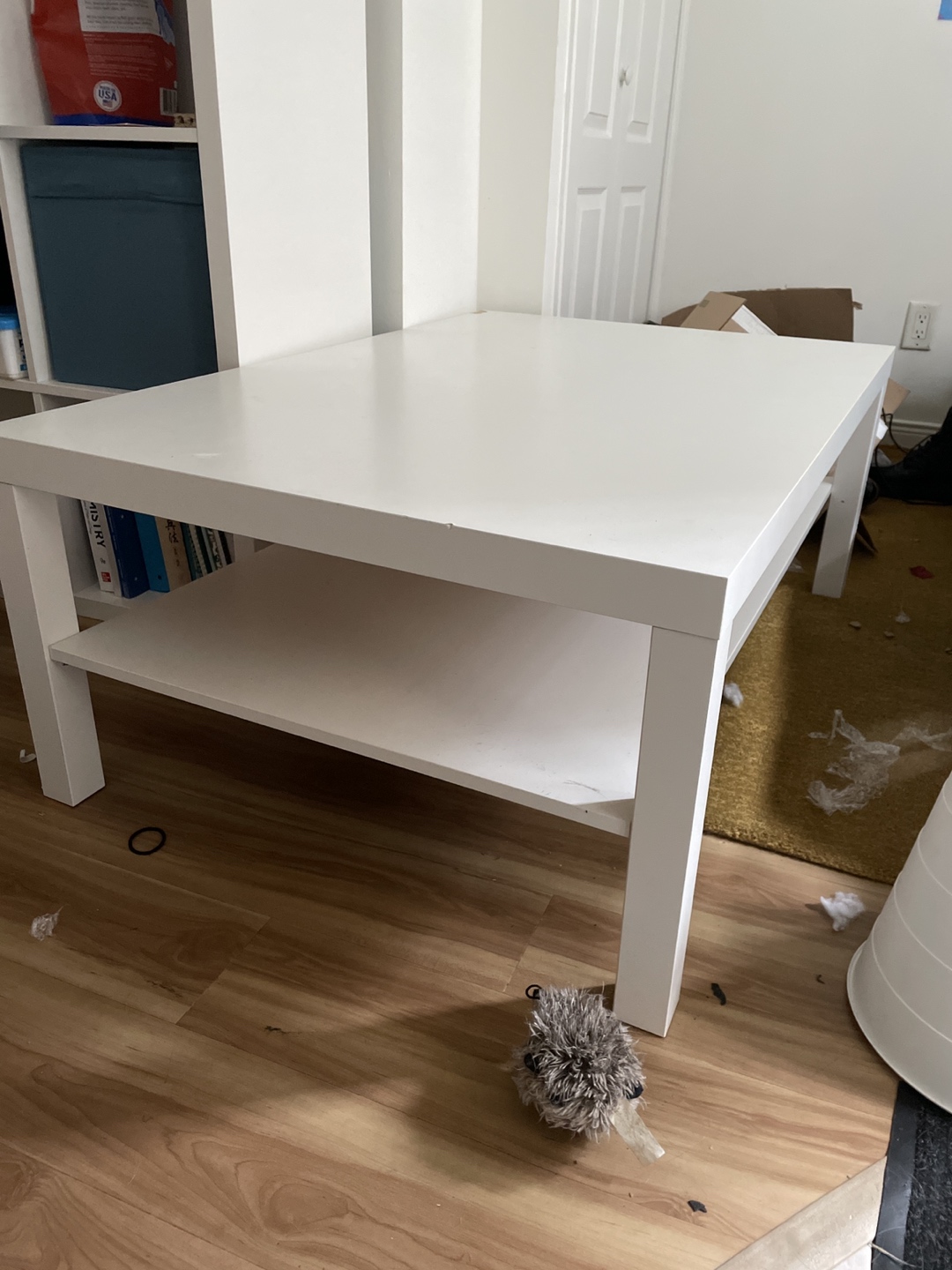 Large IKEA coffee table (assembled) image indicator(2)