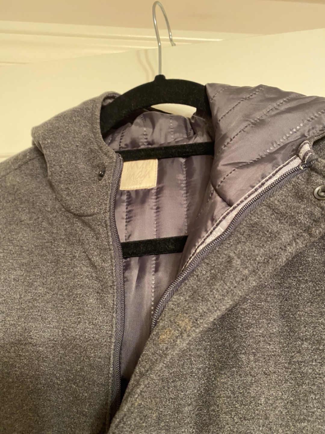 Boy’s Miniman grey hooded coat size 8 image indicator(2)