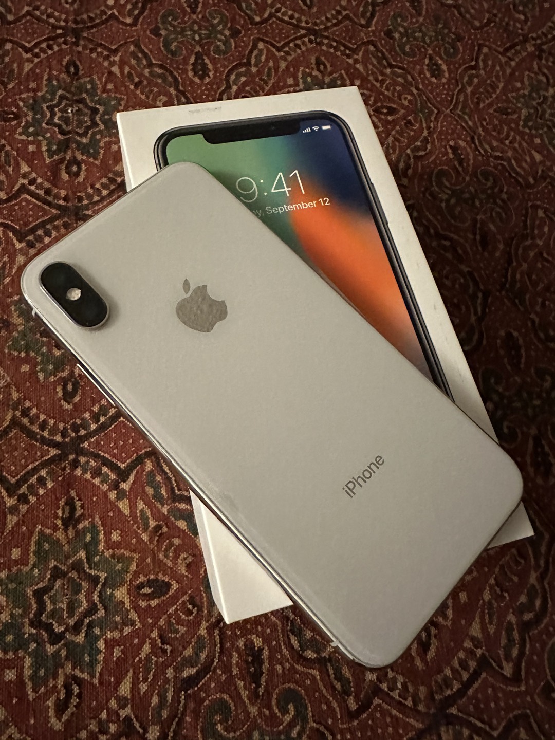 iPhone X - photo 3