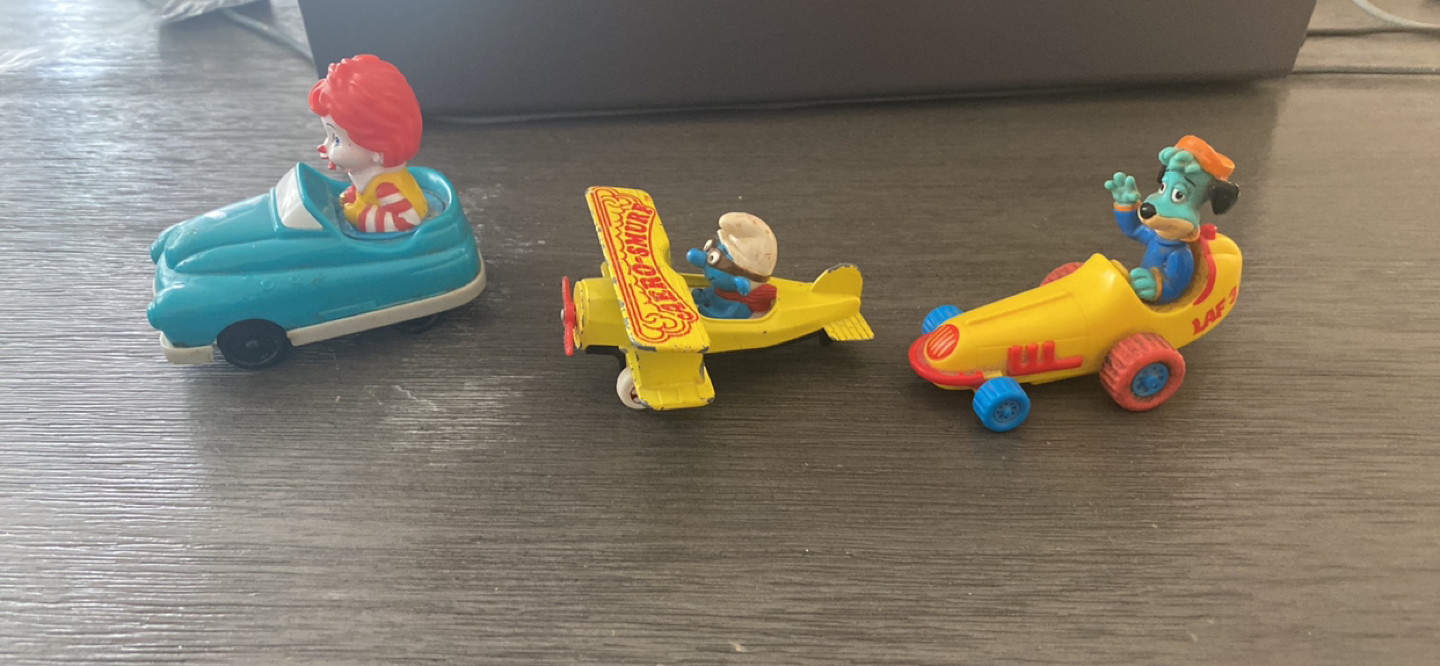 Vintage toy cars lot! Needs a new home! - photo 4