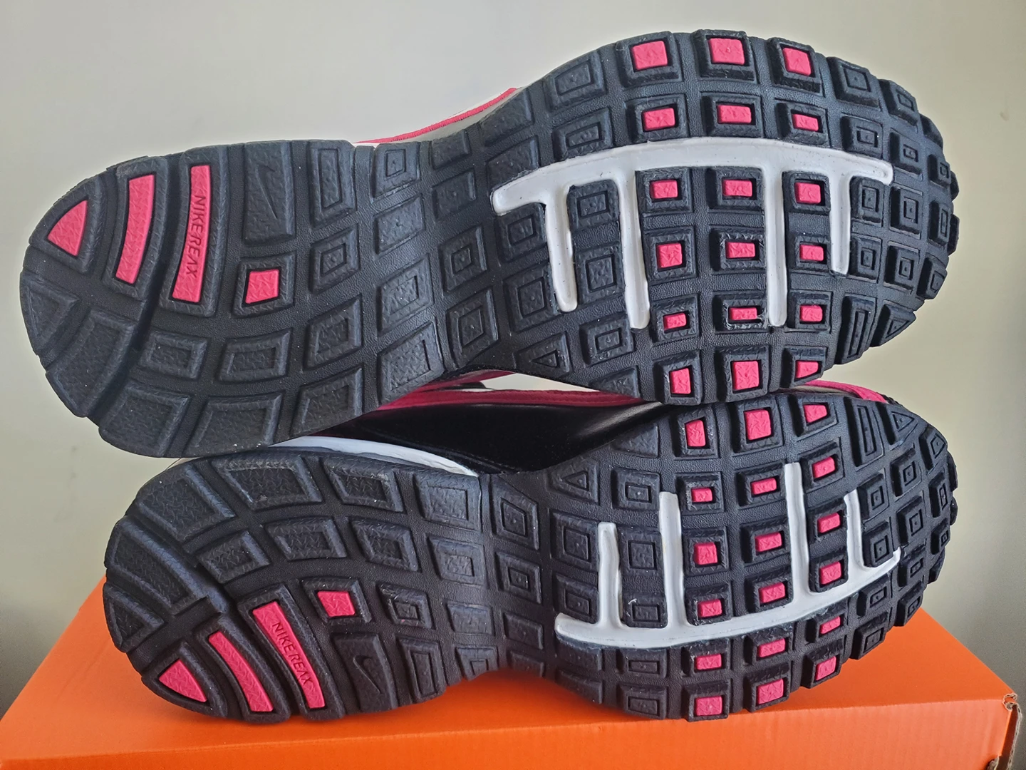 Brand New in Box - Nike Reax Run 5 Wmns Size 8 - photo 3