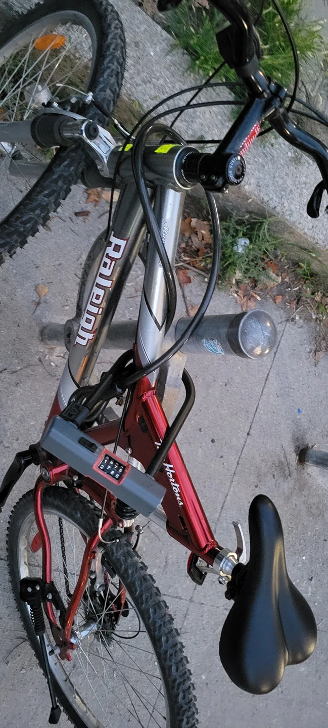 Raleigh Bike and U-Lock, mountain bike, delivery bike - photo 3