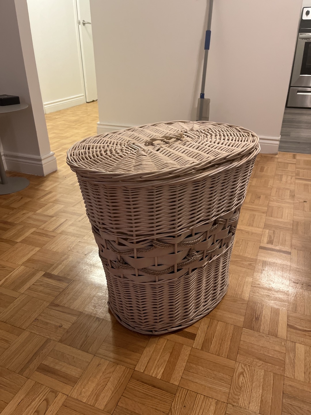 Laundry basket woven bamboo