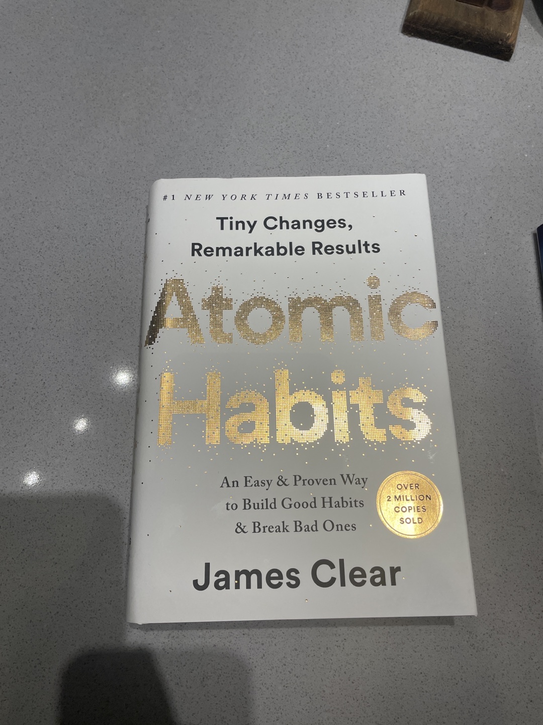 Atomic Habits: Self help book to build good habits