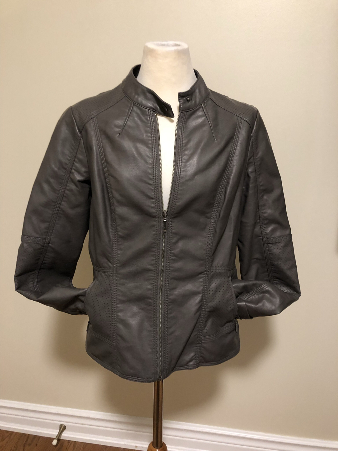 Jacket thumbnail