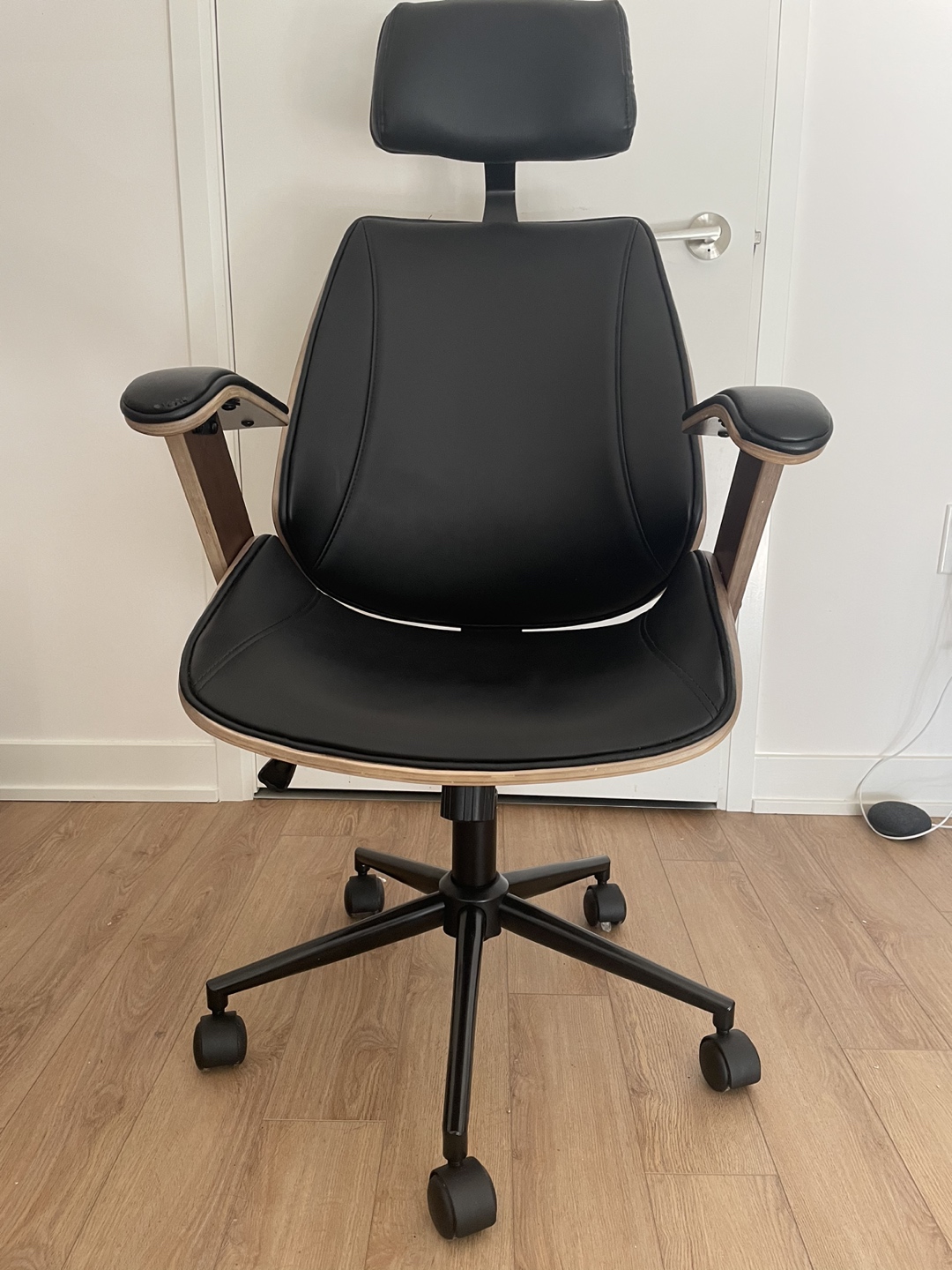 Black office chair