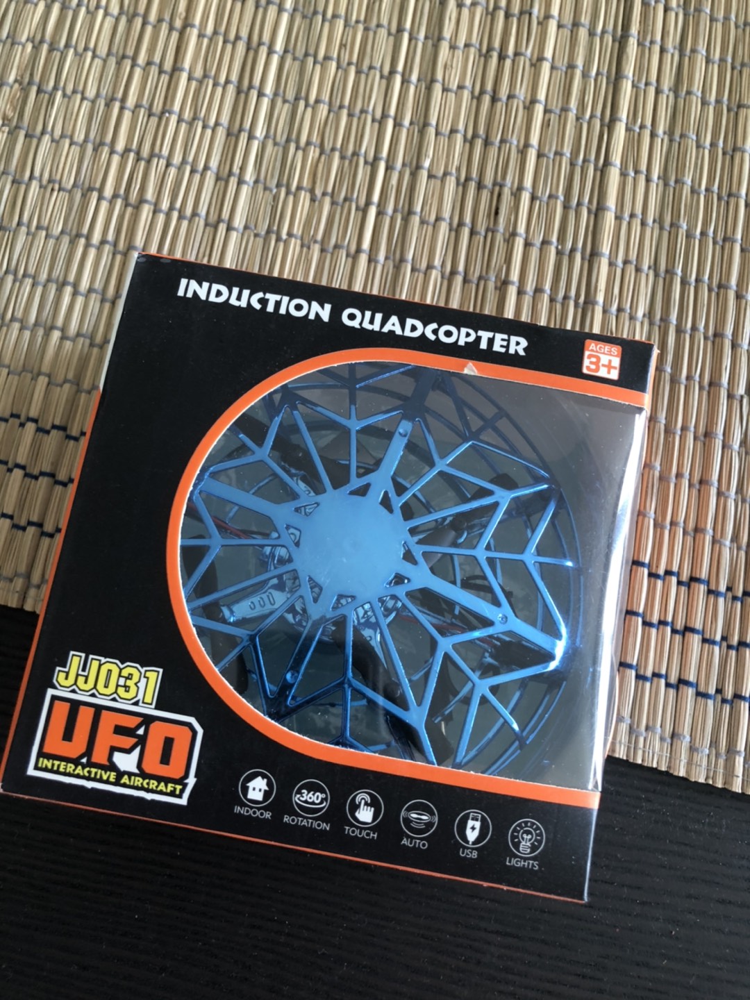 Hovering fly toy thumbnail