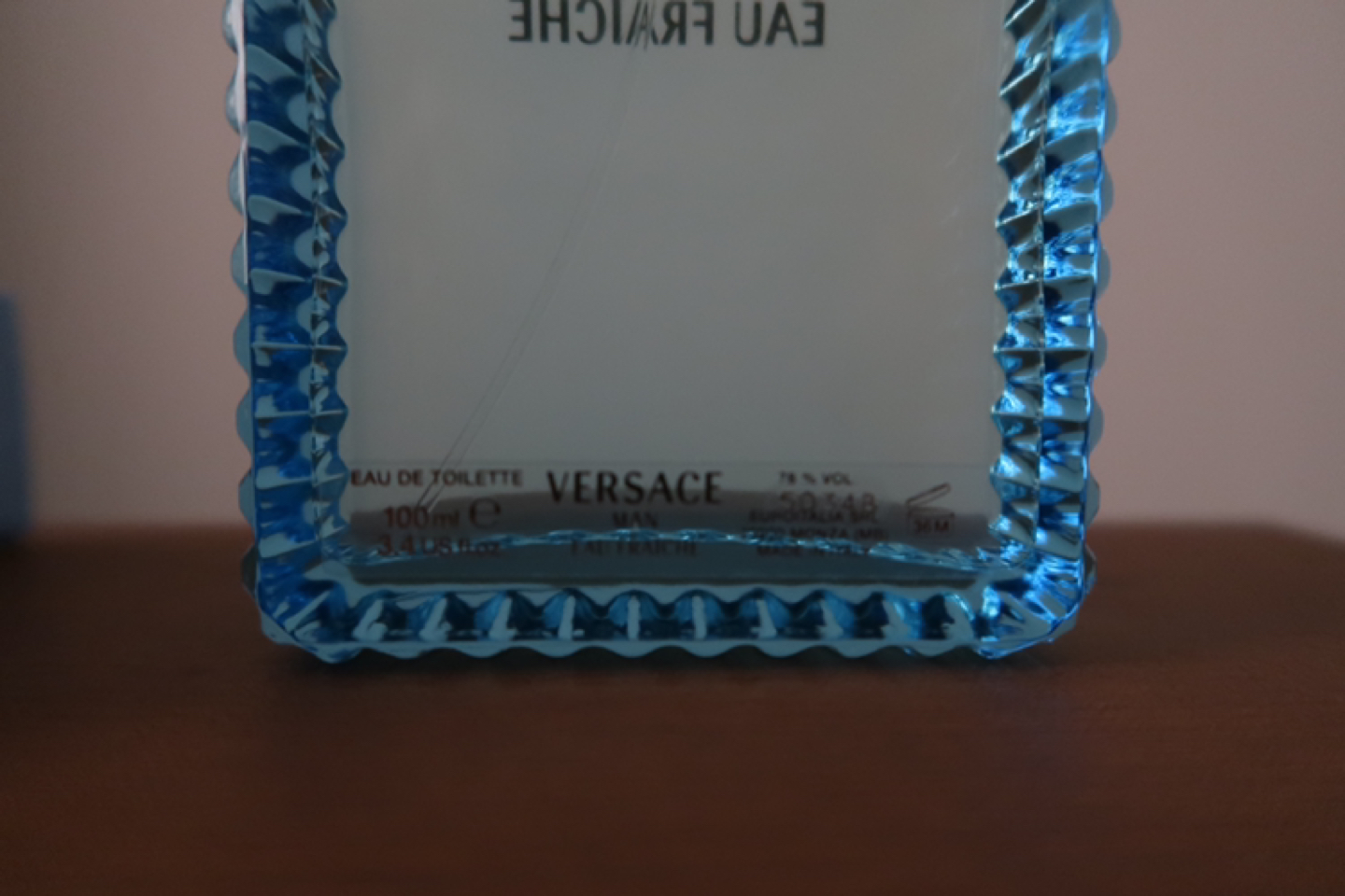 Versace Eau Fraiche men’s cologne image indicator(2)