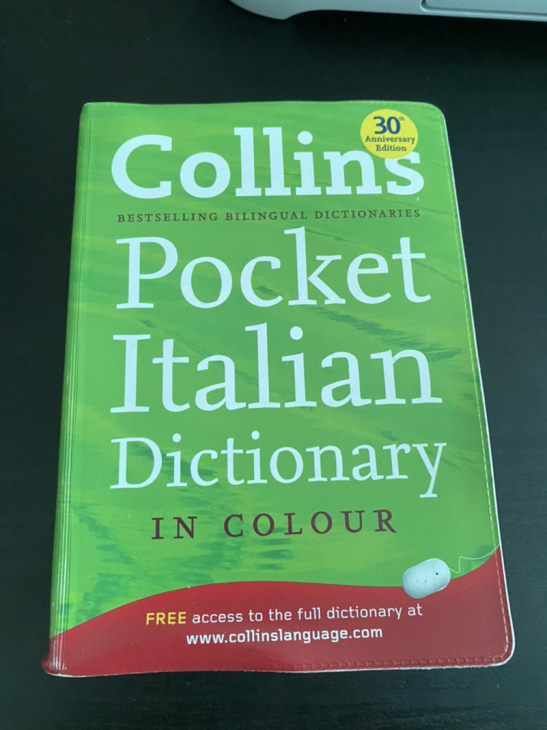 italian pocket dictionary in colour