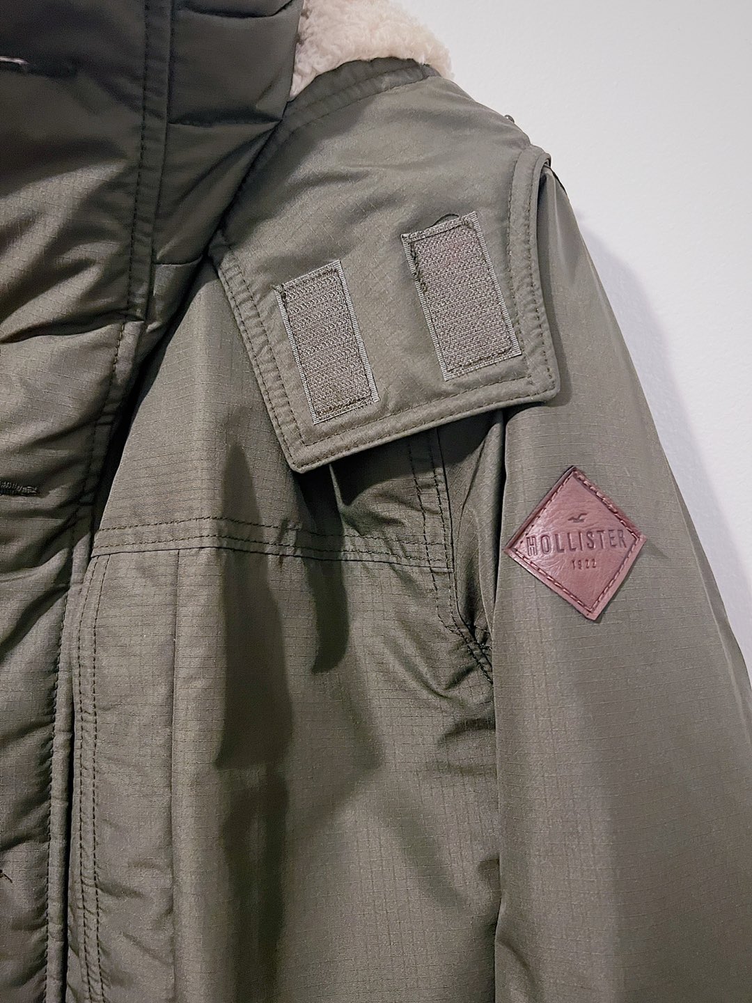 Holister Jacket (Parka) image indicator(3)