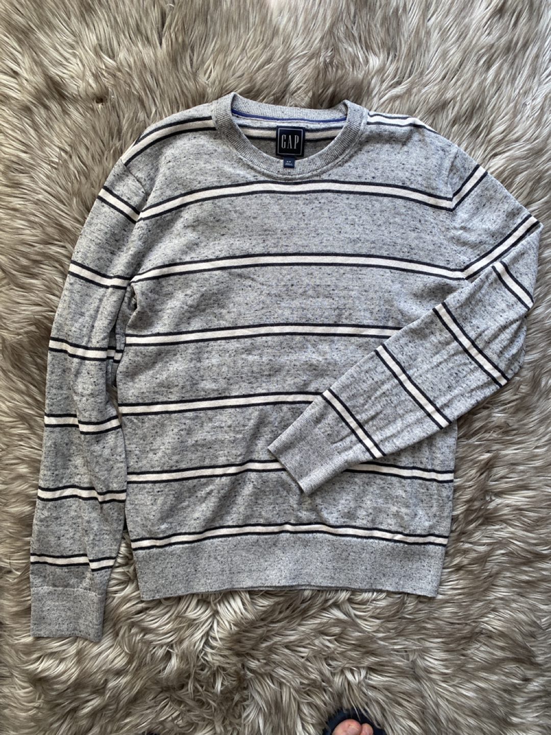 Gap Sweater Men Size XS BNWOT thumbnail