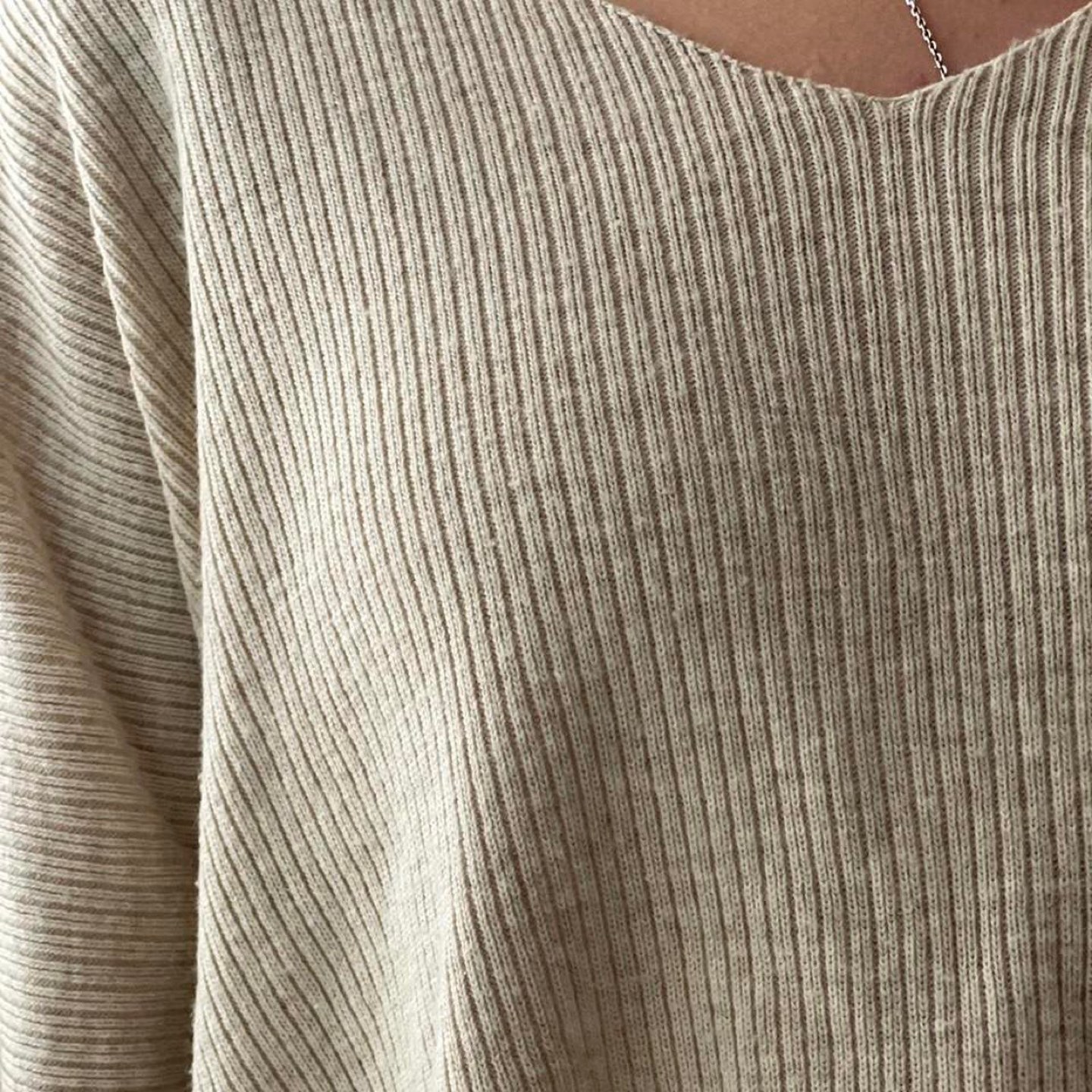 Cream-coloured one size fits all sweater - photo 2