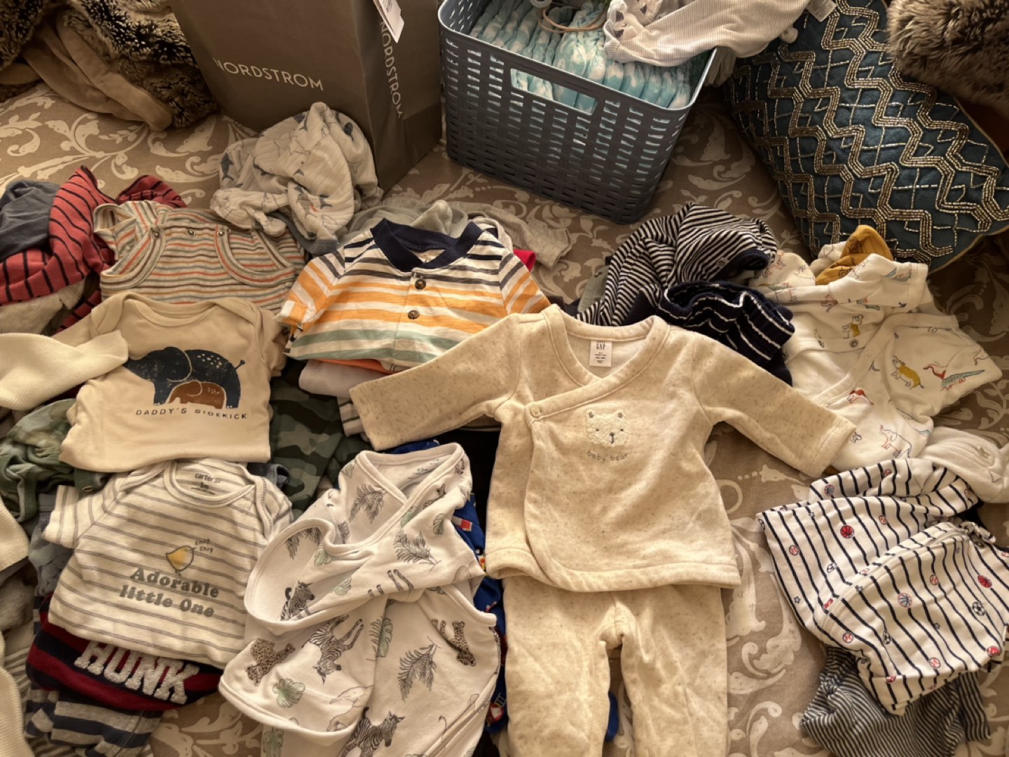 HUGE gender neutral newborn-3 months lot