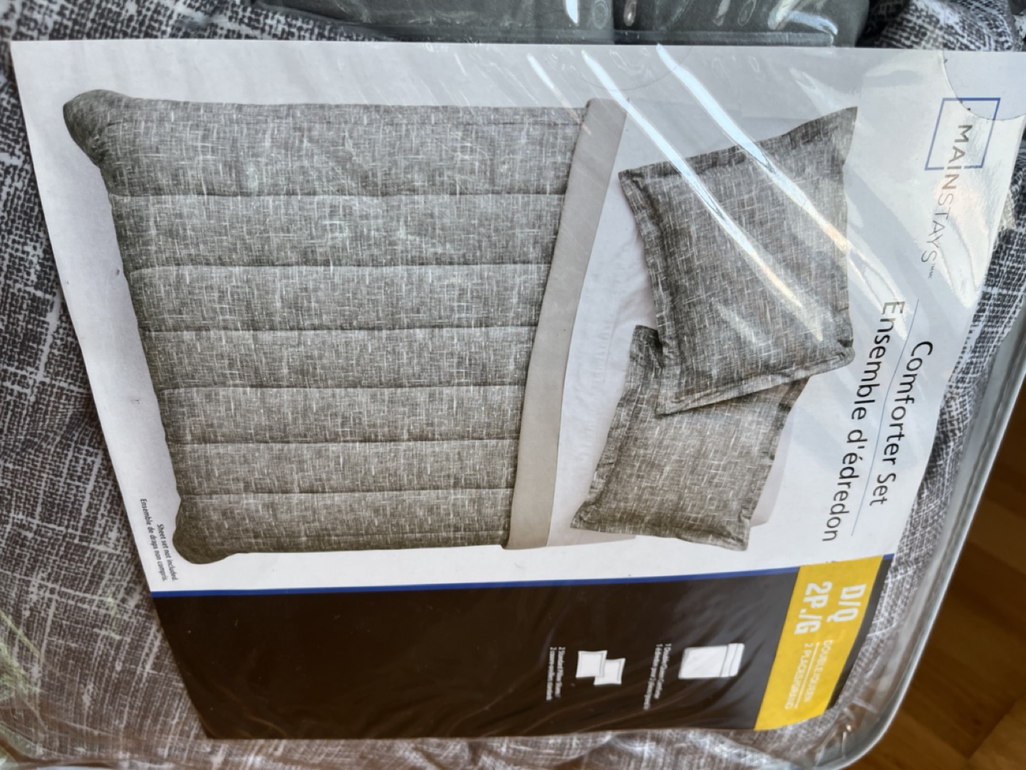 Comforter set with pillows and bedsheet - Everything for 30 CAD - photo 2