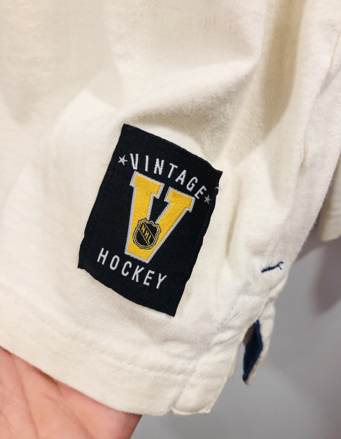 Toronto Maple Leafs long sleeve sweater image indicator(3)